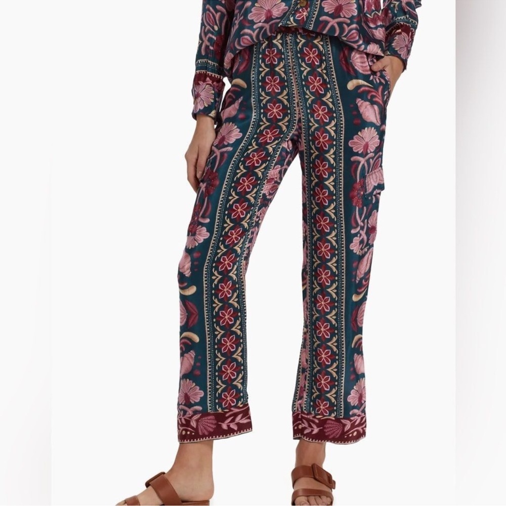 Farm Rio Seashell Tapestry Cargo Pants